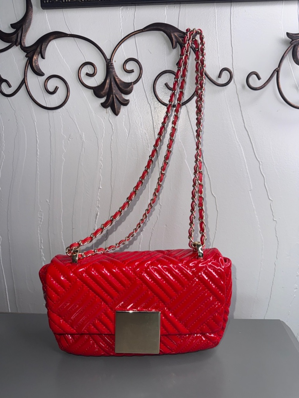 Purification Garcia Glossy Red Quilted Patent Shoulder Bag with Chain Strap - Picture 2 of 10
